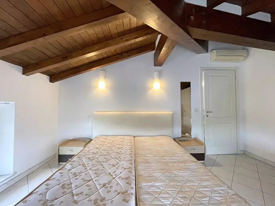 Immagine 12 di Mansarda in vendita  a Camaiore