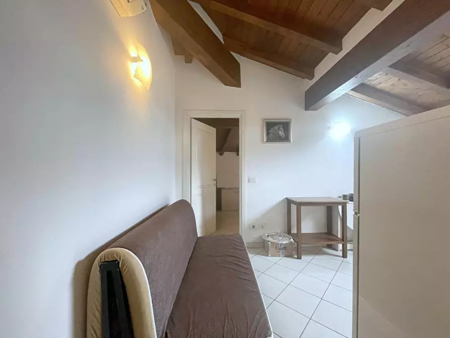 Immagine 4 di Mansarda in vendita  a Camaiore