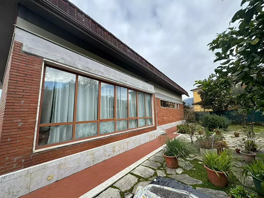 Immagine 5 di Casa indipendente in vendita  a Massa