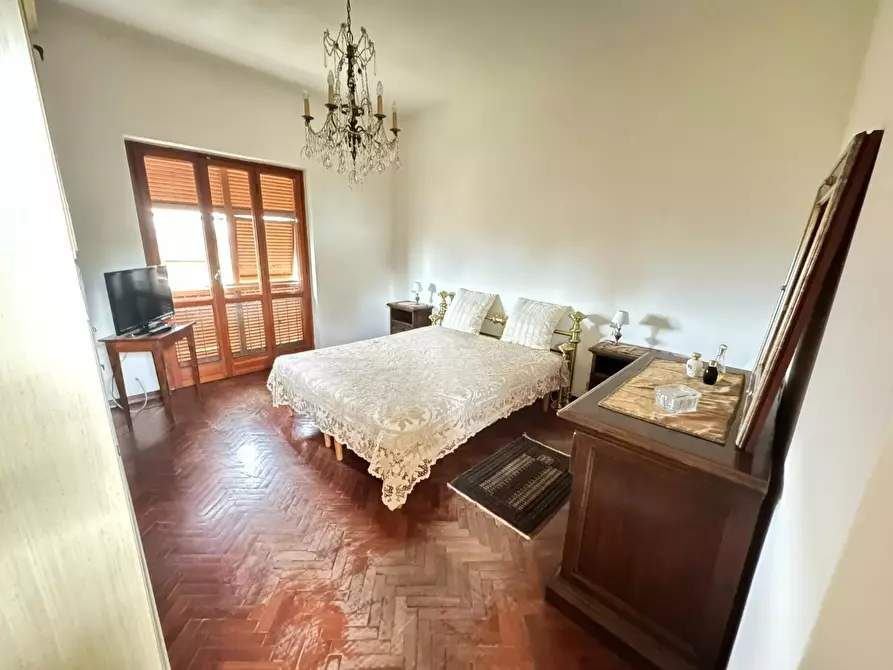 Immagine 15 di Casa indipendente in vendita  a Massa