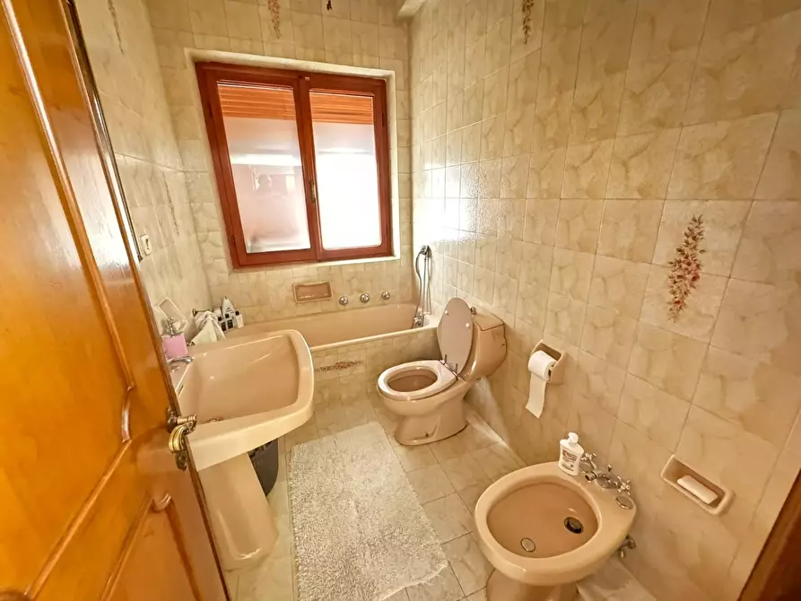 Immagine 17 di Casa indipendente in vendita  a Massa