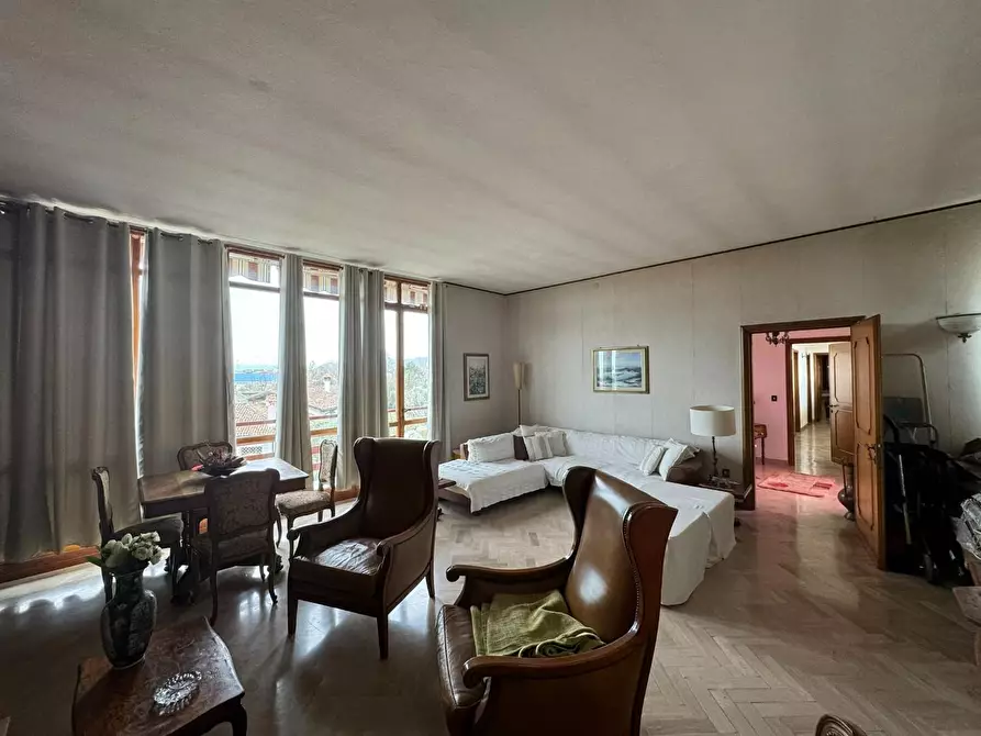 Immagine 10 di Casa indipendente in vendita  a Massa