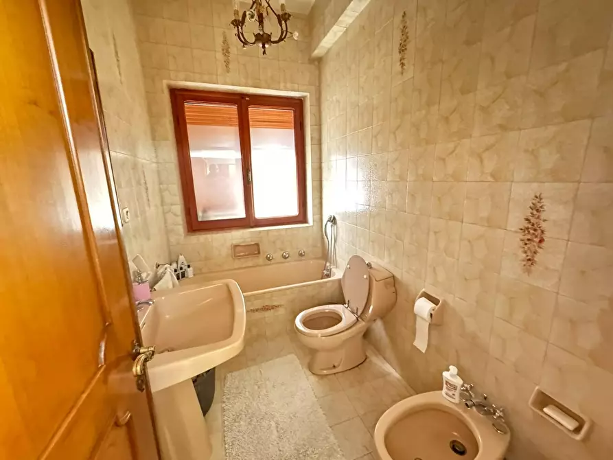 Immagine 18 di Casa indipendente in vendita  a Massa