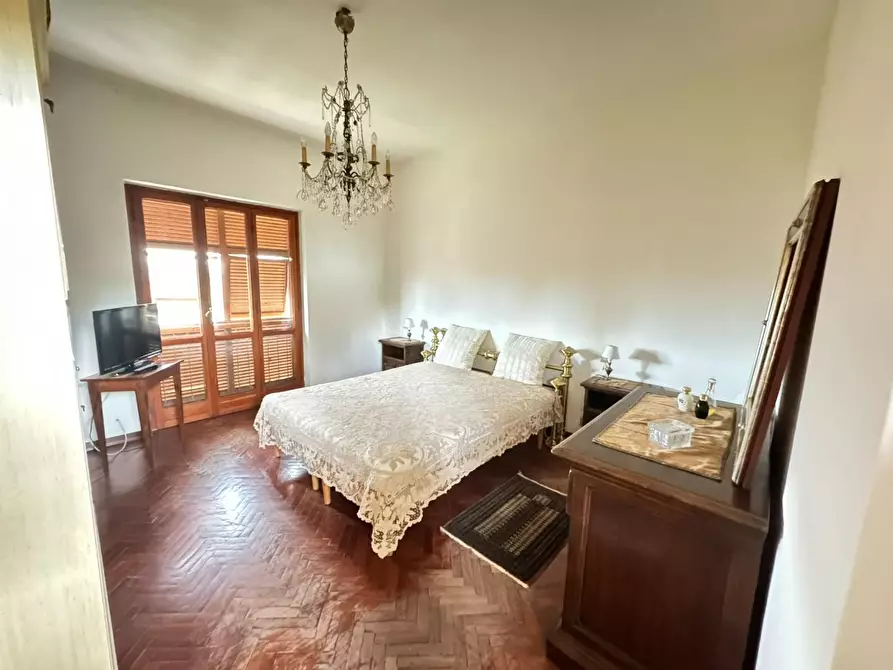 Immagine 16 di Casa indipendente in vendita  a Massa