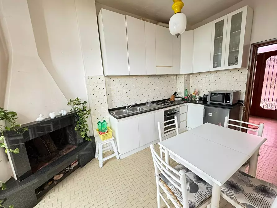 Immagine 6 di Casa indipendente in vendita  a Massa