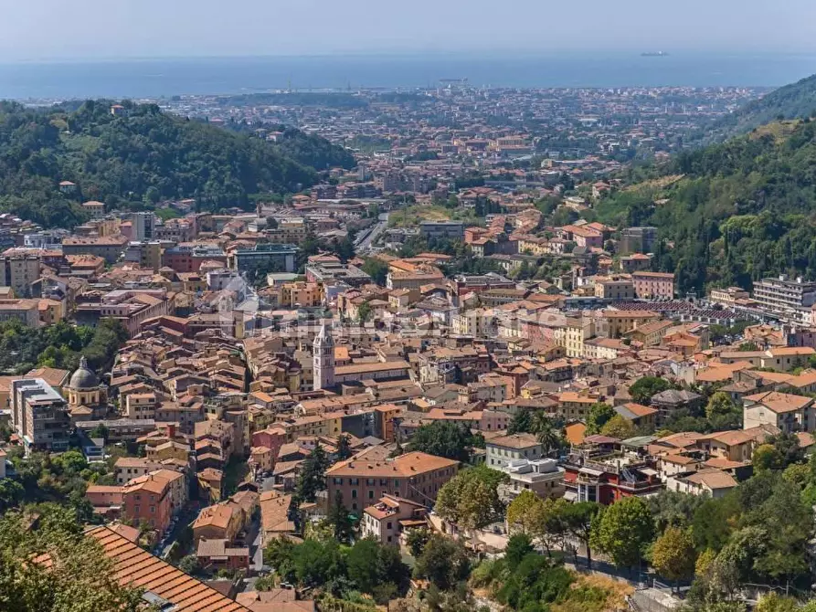 Immagine 14 di Casa indipendente in vendita  a Castelnuovo Magra