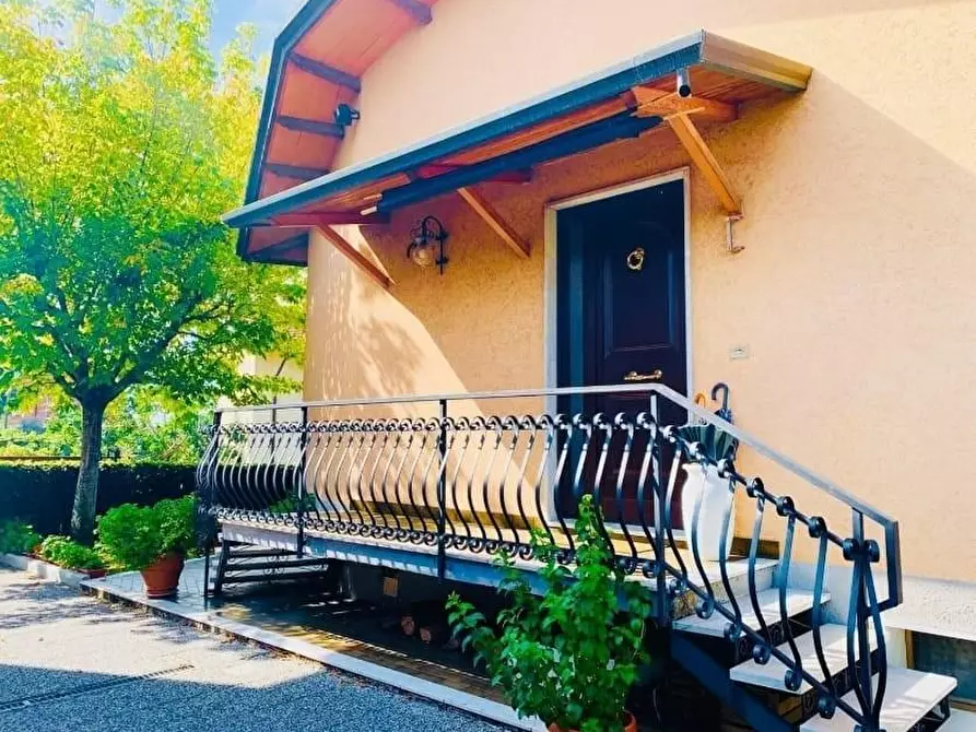 Immagine 2 di Casa indipendente in vendita  a Castelnuovo Magra