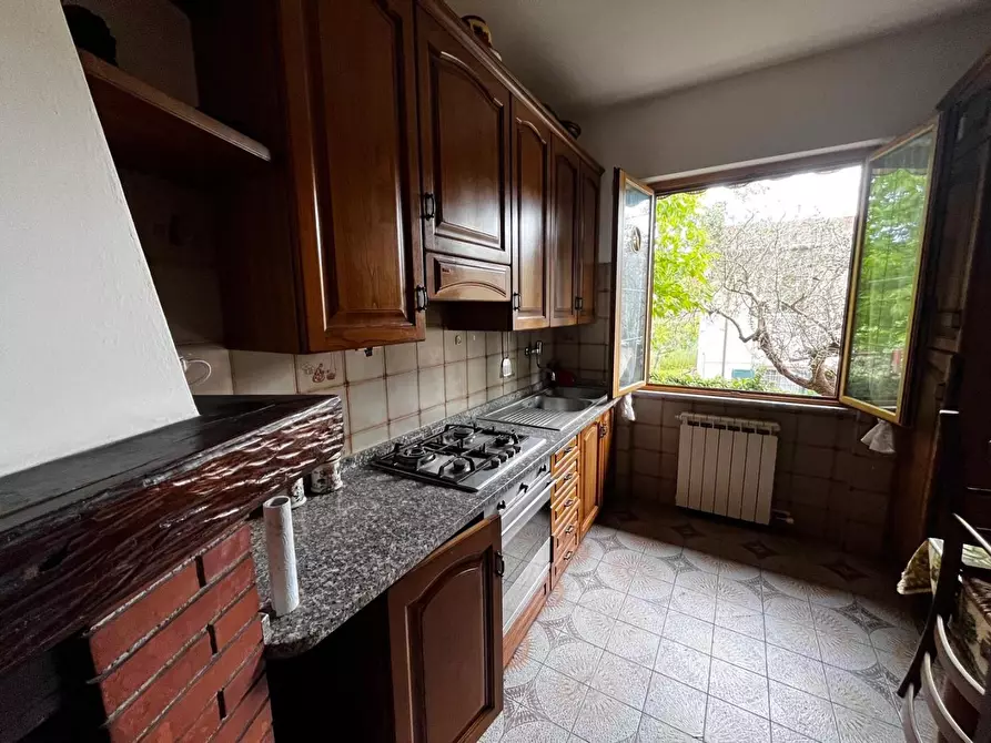 Immagine 17 di Casa indipendente in vendita  a Castelnuovo Magra