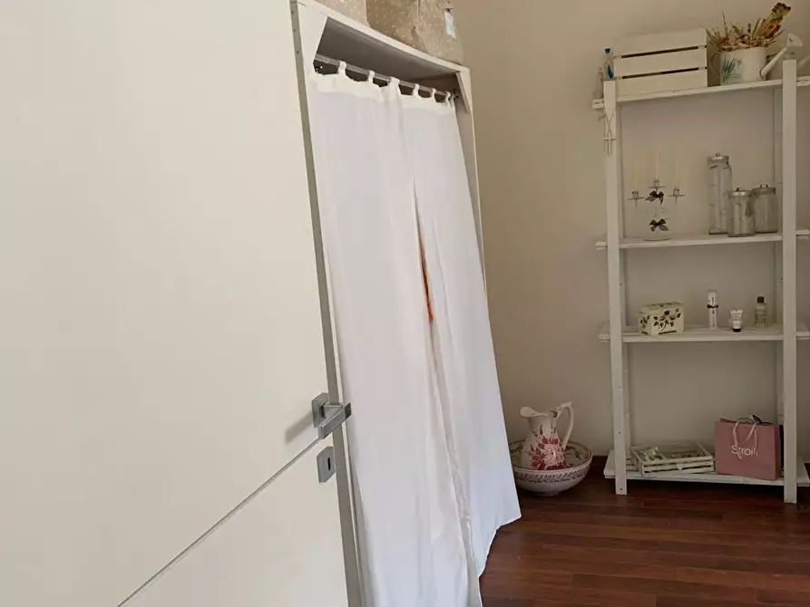 Immagine 16 di Appartamento in vendita  a Carrara