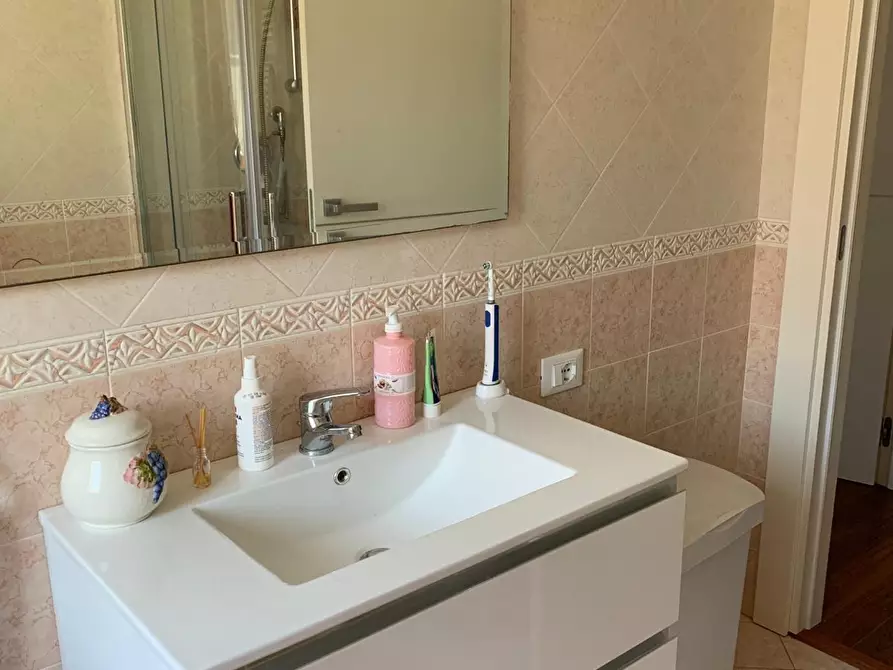 Immagine 26 di Appartamento in vendita  a Carrara