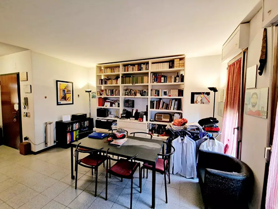 Immagine 1 di Appartamento in vendita  a Campi Bisenzio