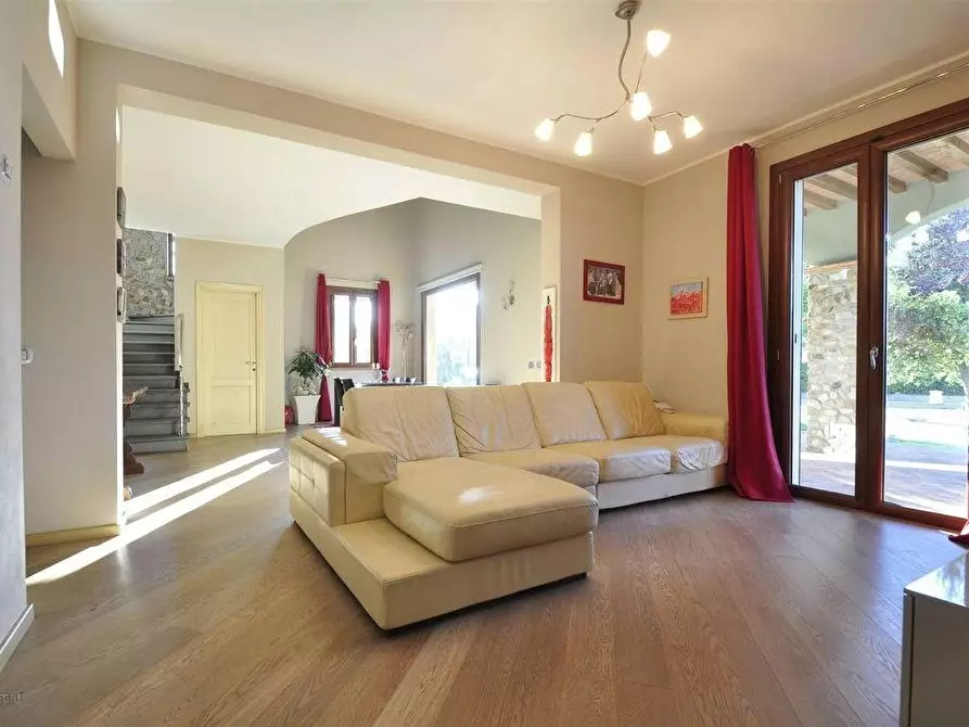 Immagine 4 di Villa in vendita  a San Vincenzo