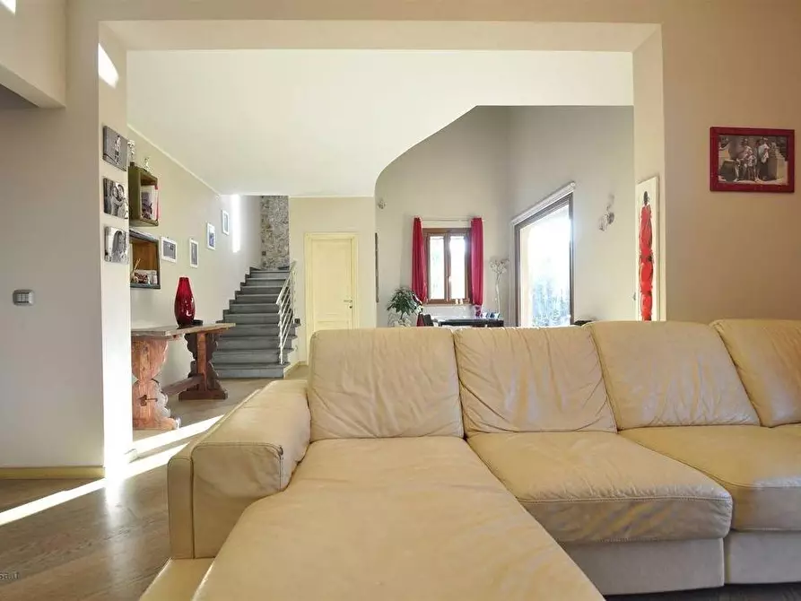 Immagine 5 di Villa in vendita  a San Vincenzo