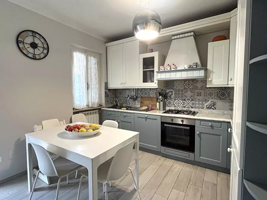 Immagine 3 di Villetta a schiera in vendita  a Seravezza