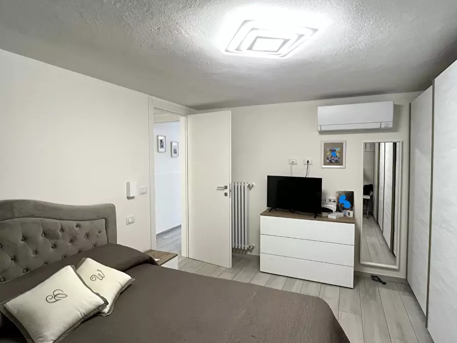 Immagine 25 di Villetta a schiera in vendita  a Seravezza