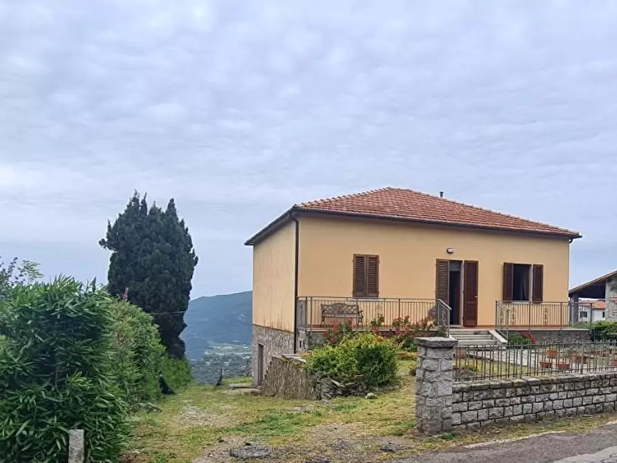 Immagine 1 di Villa in vendita  a Campo Nell'elba