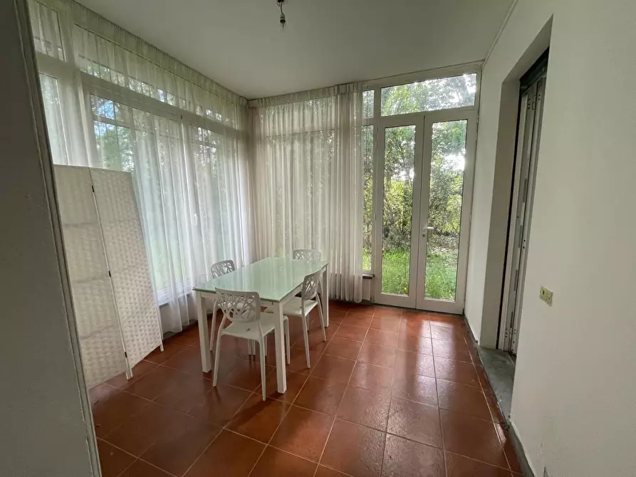 Immagine 13 di Villa in vendita  a Massa
