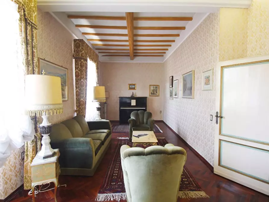 Immagine 4 di Villa in vendita  a Vinci