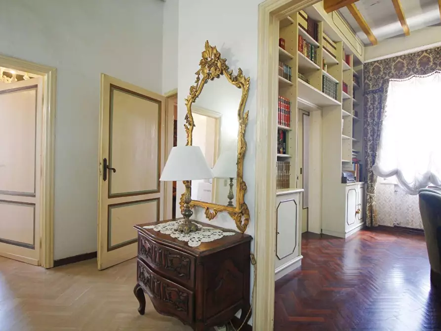 Immagine 2 di Villa in vendita  a Vinci