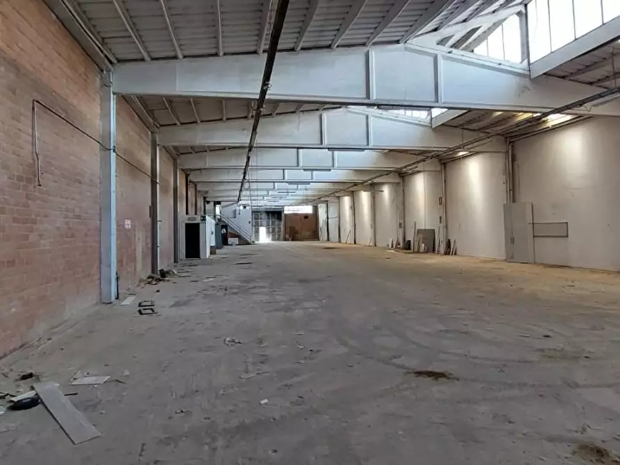 Immagine 2 di Attività artigianale in vendita  a Empoli