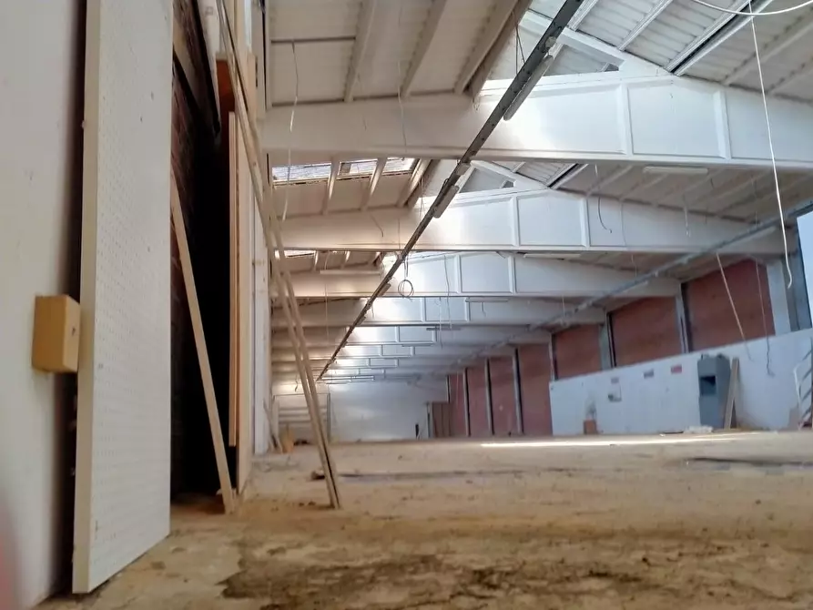 Immagine 3 di Attività artigianale in vendita  a Empoli