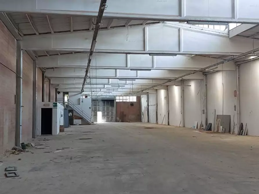 Immagine 4 di Attività artigianale in vendita  a Empoli