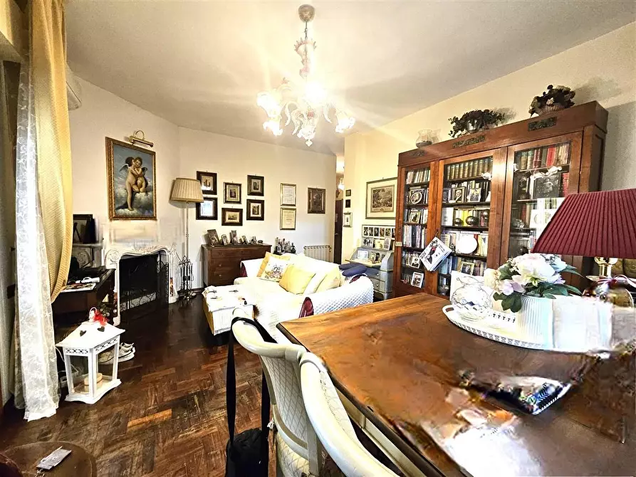 Immagine 4 di Appartamento in vendita  a Massa