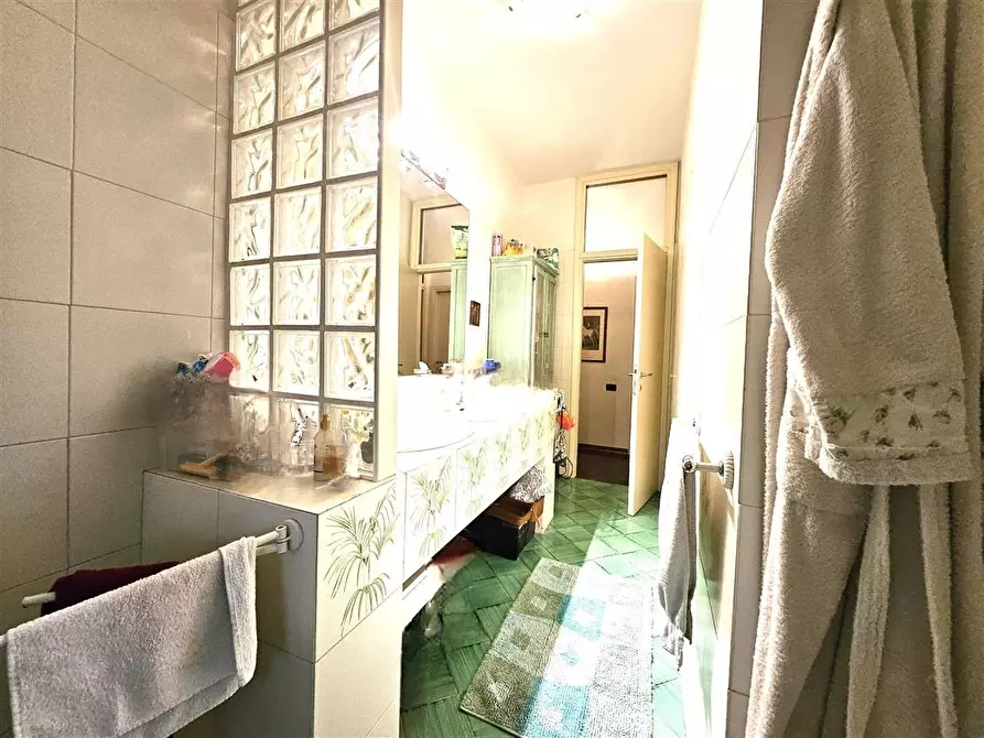 Immagine 19 di Appartamento in vendita  a Massa