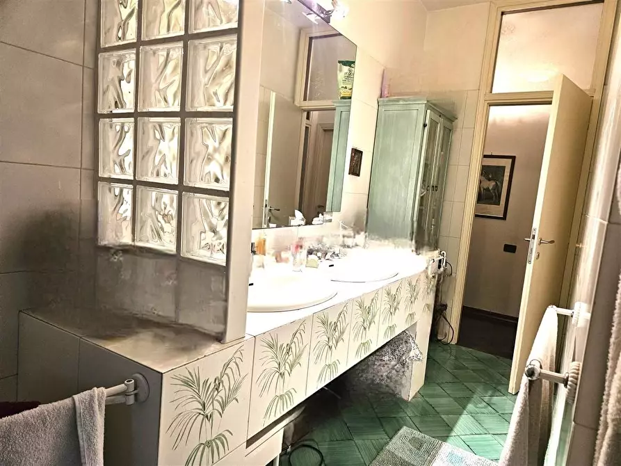 Immagine 18 di Appartamento in vendita  a Massa