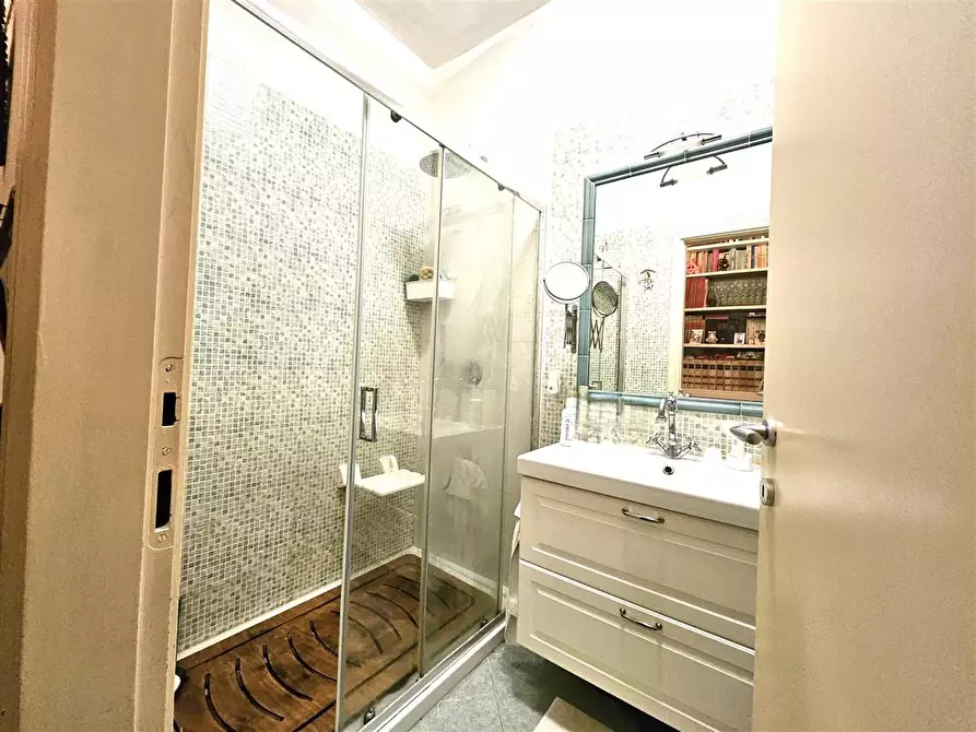 Immagine 9 di Appartamento in vendita  a Massa