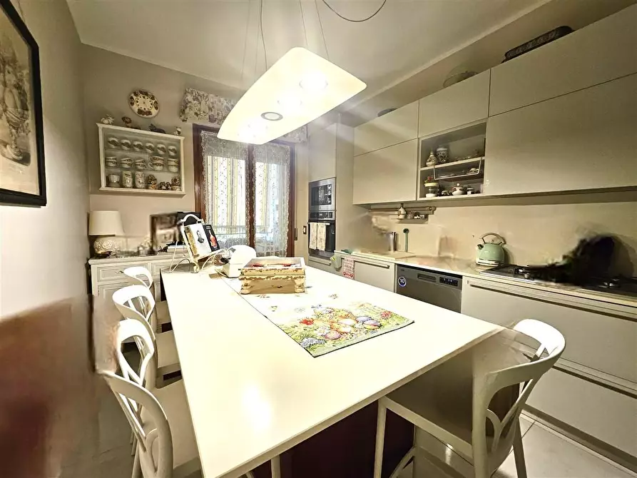 Immagine 6 di Appartamento in vendita  a Massa