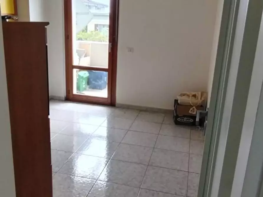 Immagine 4 di Appartamento in vendita  a Massa