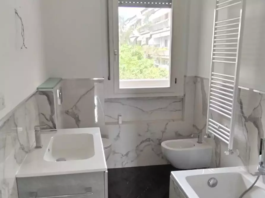 Immagine 17 di Appartamento in vendita  a Massa