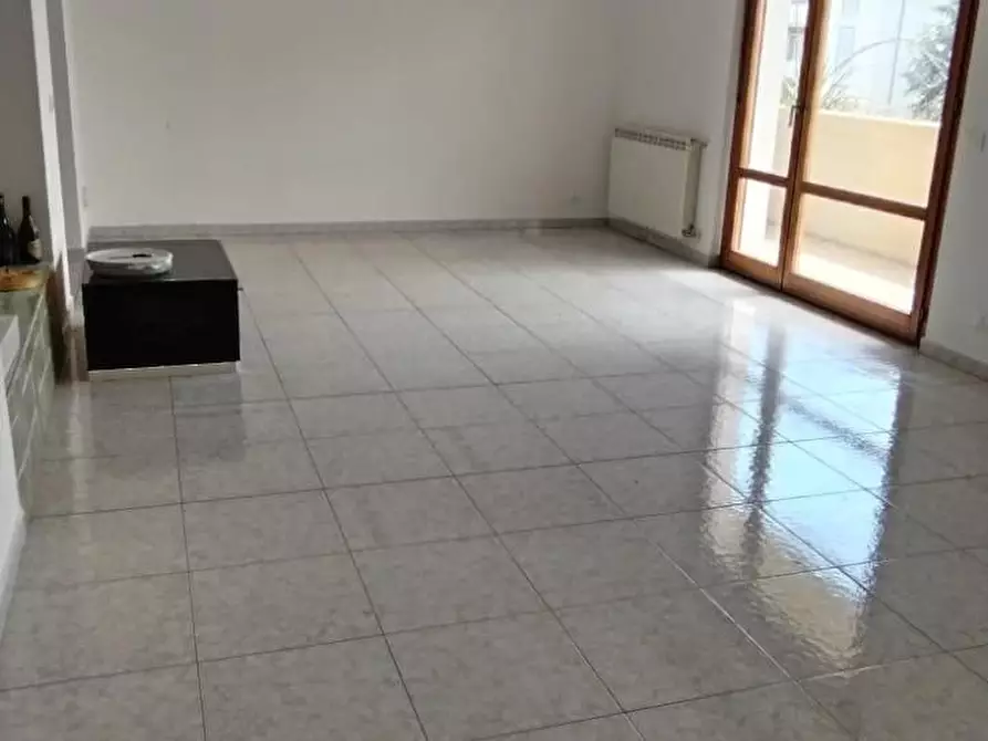 Immagine 15 di Appartamento in vendita  a Massa