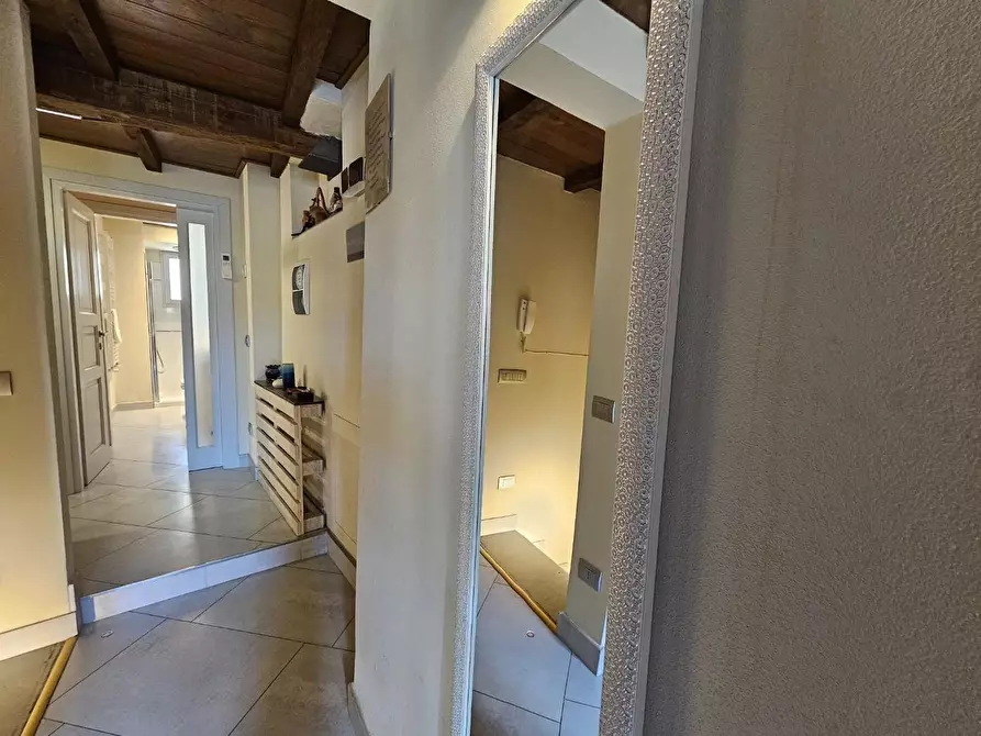 Immagine 17 di Appartamento in vendita  a Siena