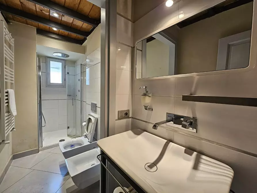 Immagine 16 di Appartamento in vendita  a Siena