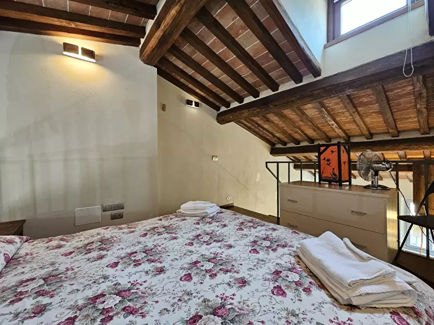 Immagine 3 di Appartamento in vendita  a Siena