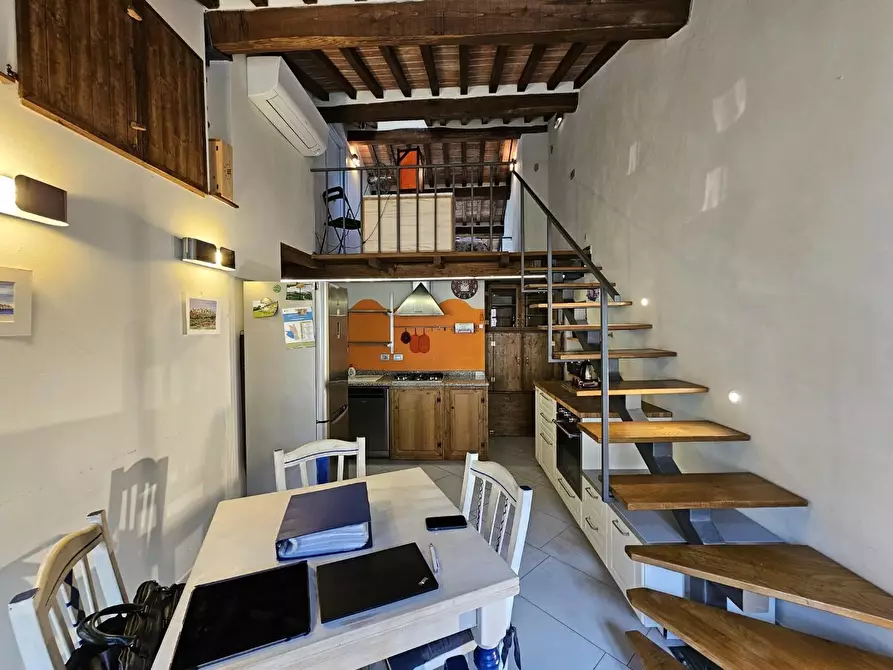 Immagine 9 di Appartamento in vendita  a Siena