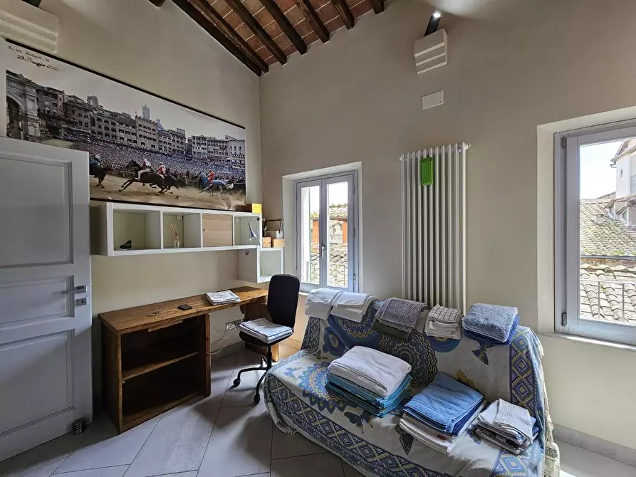 Immagine 14 di Appartamento in vendita  a Siena