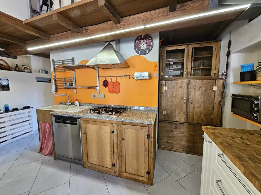 Immagine 13 di Appartamento in vendita  a Siena