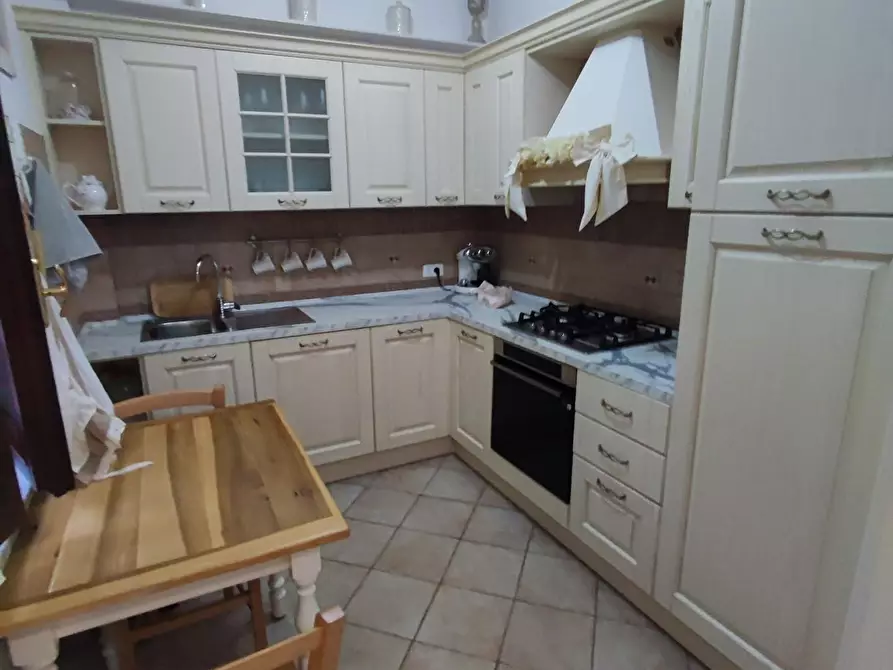 Immagine 5 di Appartamento in vendita  a Massa