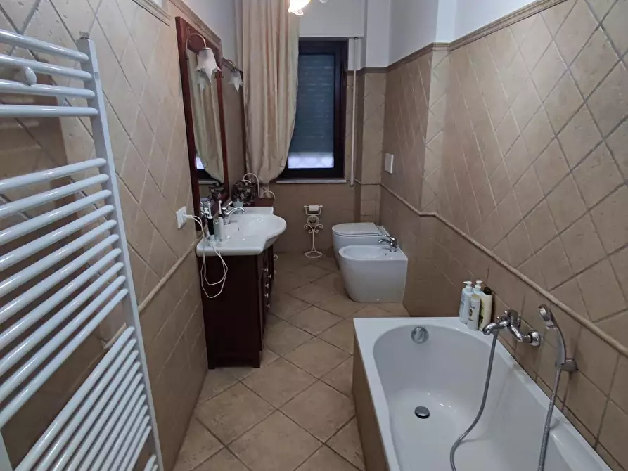 Immagine 10 di Appartamento in vendita  a Massa