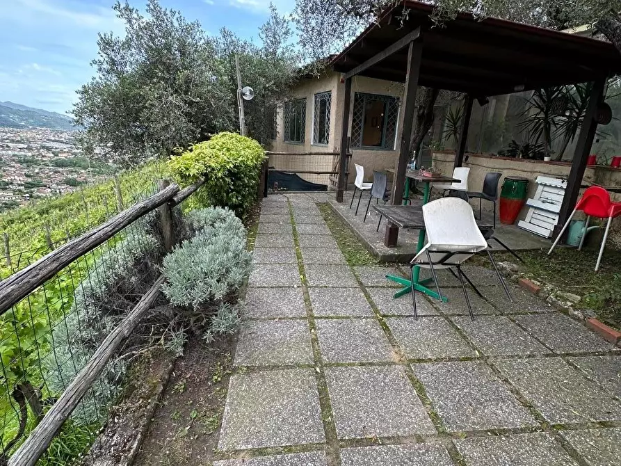 Immagine 10 di Casa bifamiliare in vendita  a Massa