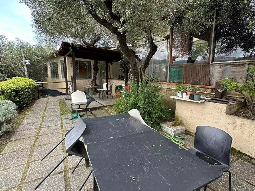 Immagine 2 di Casa bifamiliare in vendita  a Massa