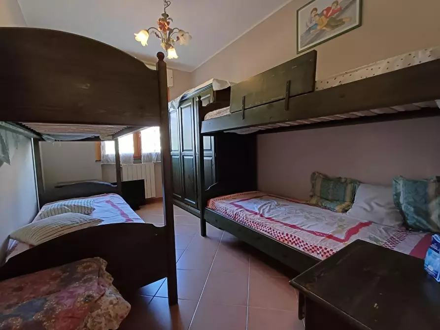 Immagine 11 di Appartamento in vendita  a Massa