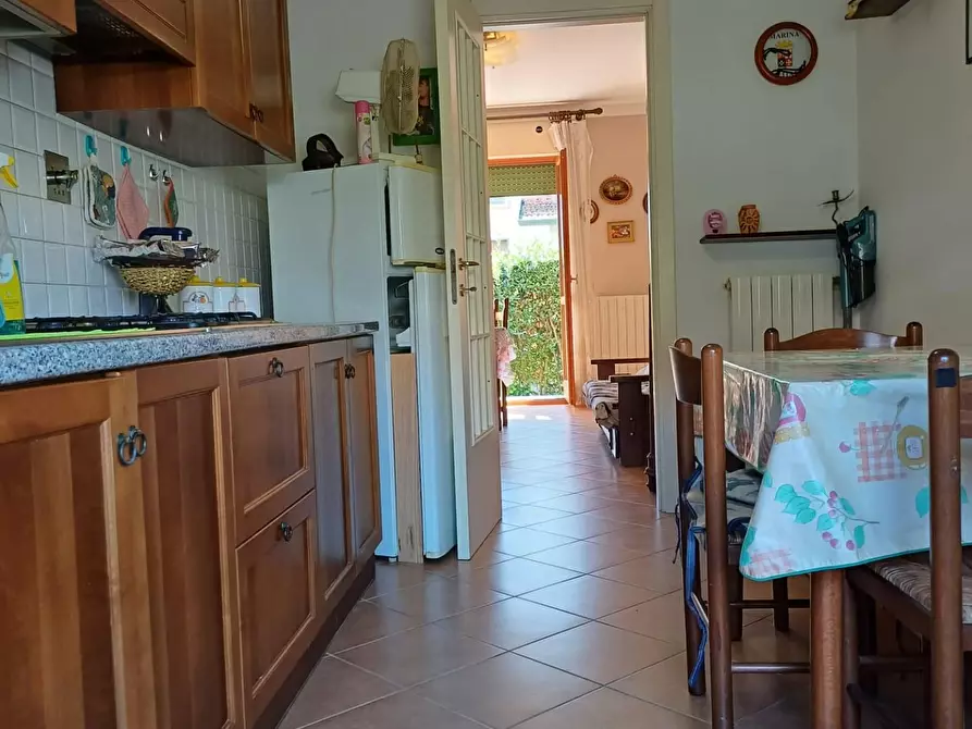 Immagine 6 di Appartamento in vendita  a Massa