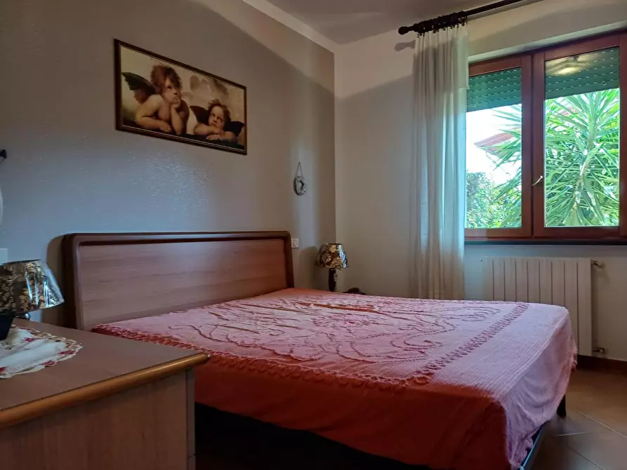 Immagine 10 di Appartamento in vendita  a Massa