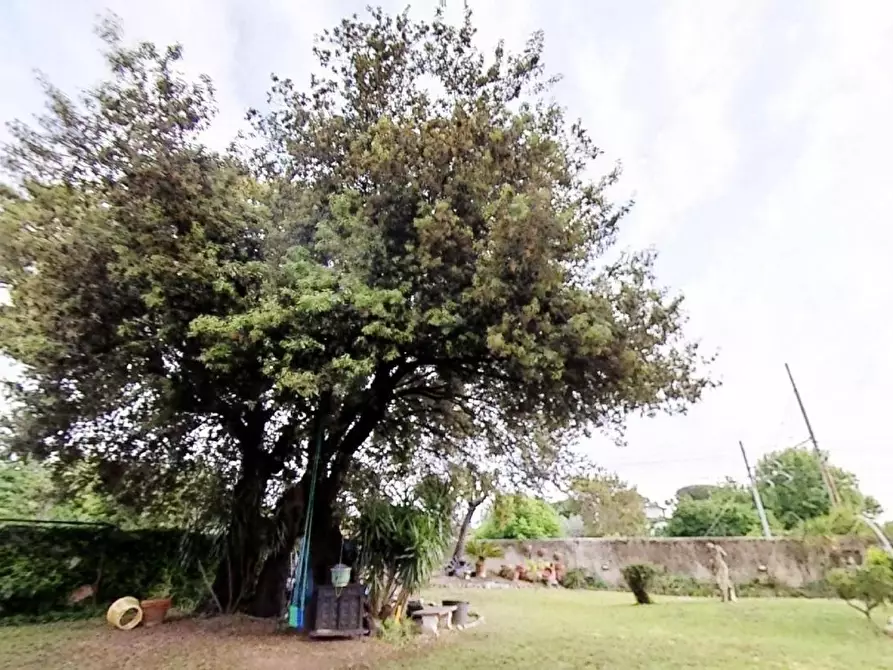 Immagine 15 di Immobile di prestigio in vendita  a Cascina