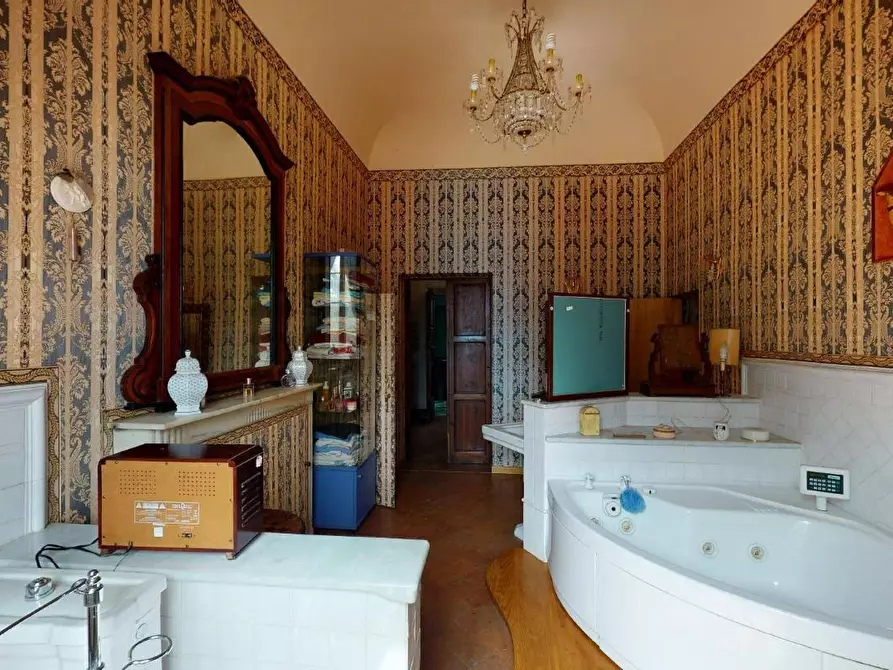 Immagine 9 di Immobile di prestigio in vendita  a Cascina