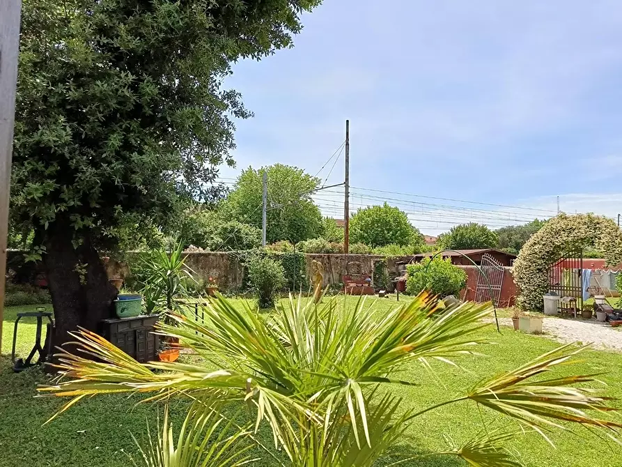 Immagine 20 di Immobile di prestigio in vendita  a Cascina